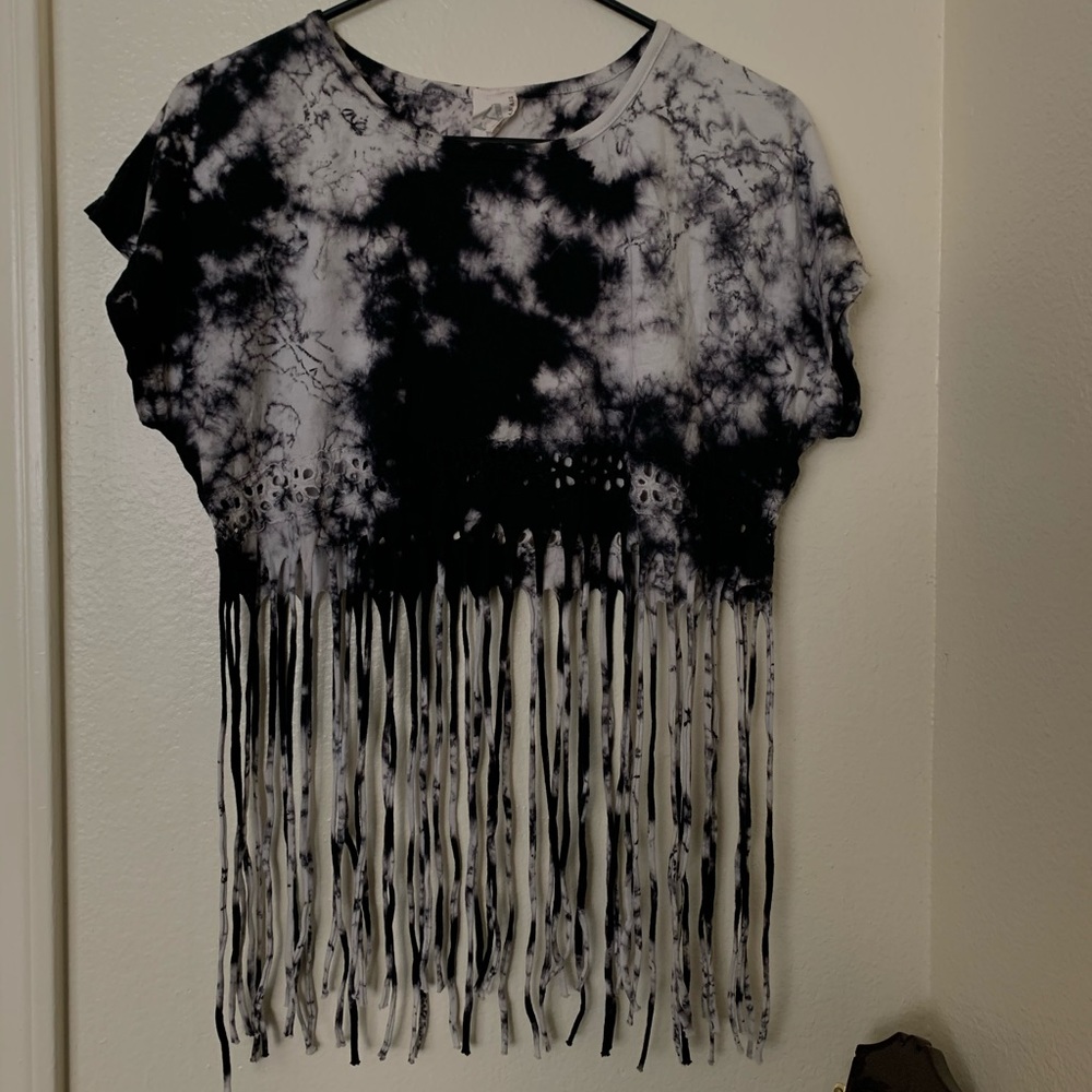 Tie dye crop top 🖤🤍